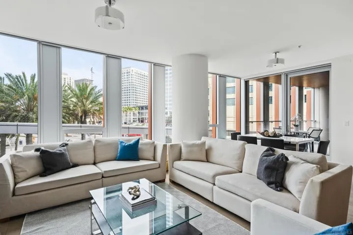 888 W E St 305, San Diego, California 92101