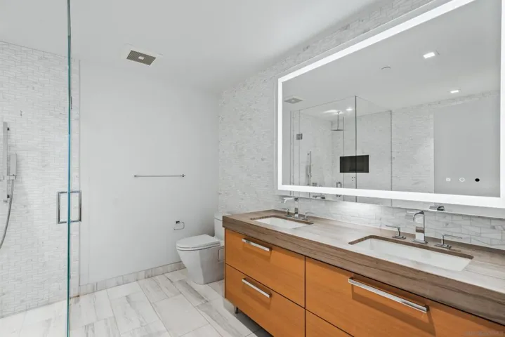 888 W E St 305, San Diego, California 92101