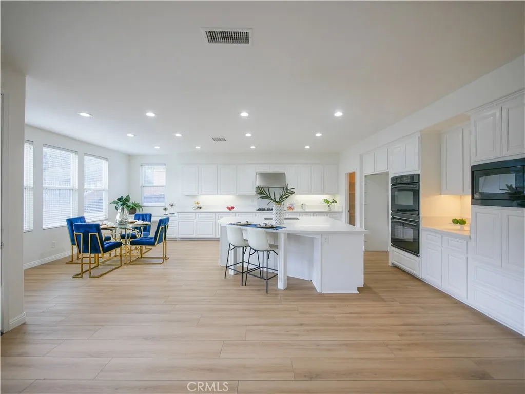 7725 Lady Banks, Corona, California 92883 home-pic-7