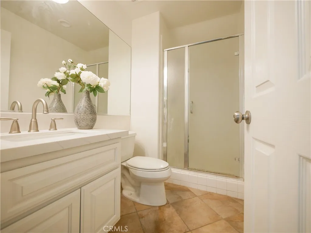 7725 Lady Banks, Corona, California 92883 home-pic-19