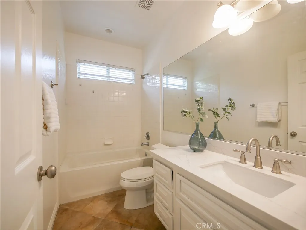 7725 Lady Banks, Corona, California 92883 home-pic-14