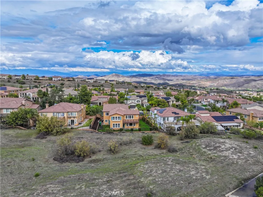 7725 Lady Banks, Corona, California 92883 home-pic-27