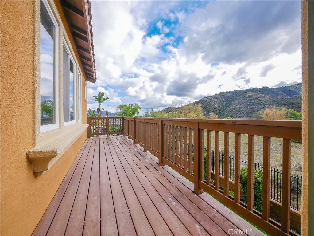 7725 Lady Banks, Corona, California 92883 home-pic-25
