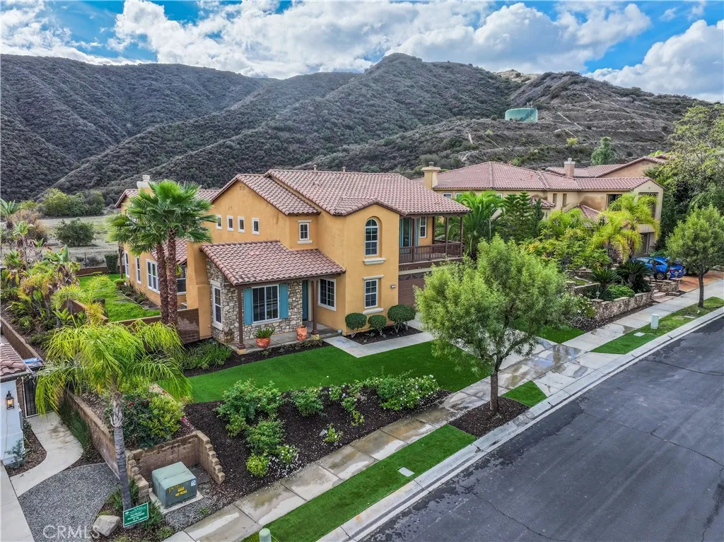 7725 Lady Banks, Corona, California 92883 home-pic-1