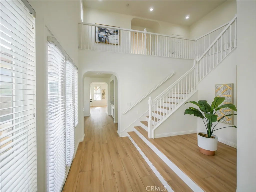 7725 Lady Banks, Corona, California 92883 home-pic-4