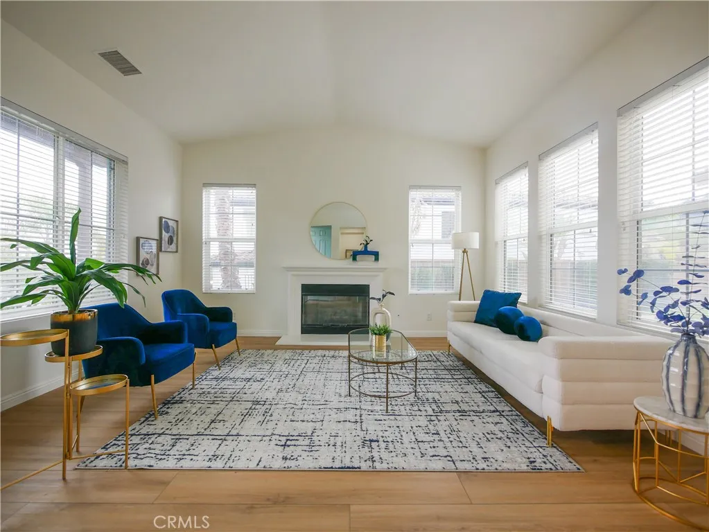 7725 Lady Banks, Corona, California 92883 home-pic-5