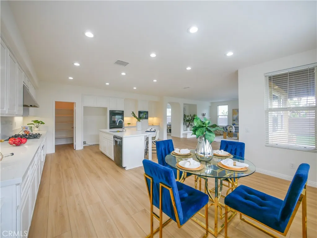 7725 Lady Banks, Corona, California 92883 home-pic-9