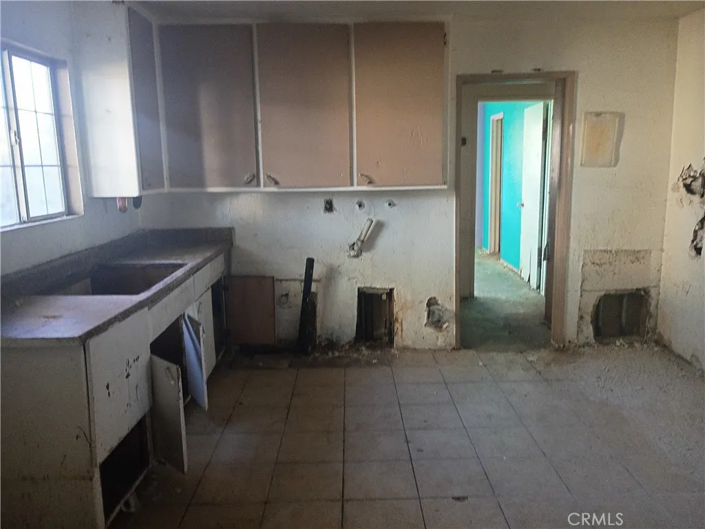 23983 E Central, San Bernardino, California 92408 home-pic-13
