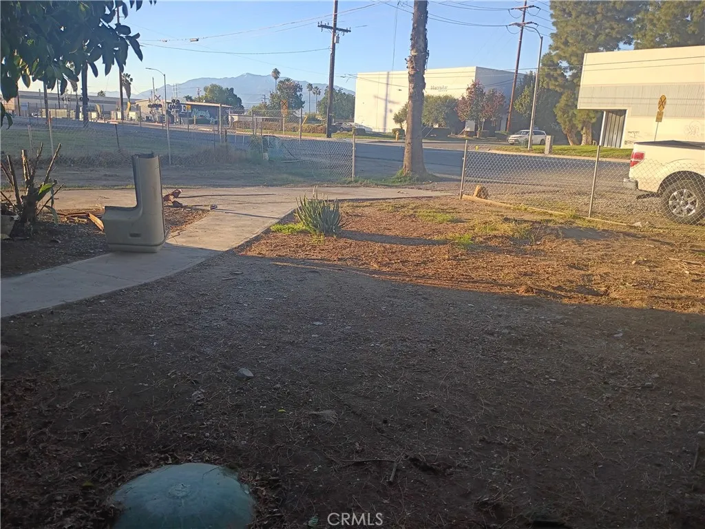 23983 E Central, San Bernardino, California 92408 home-pic-2