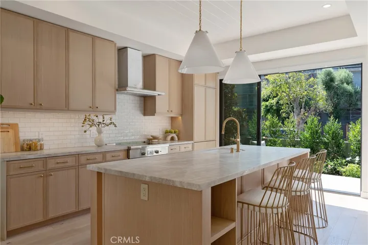 11825 Tennessee Avenue, Los Angeles, California 90064