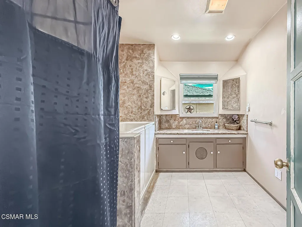 484 N Sierra Madre Boulevard, Pasadena, California 91107 home-pic-22