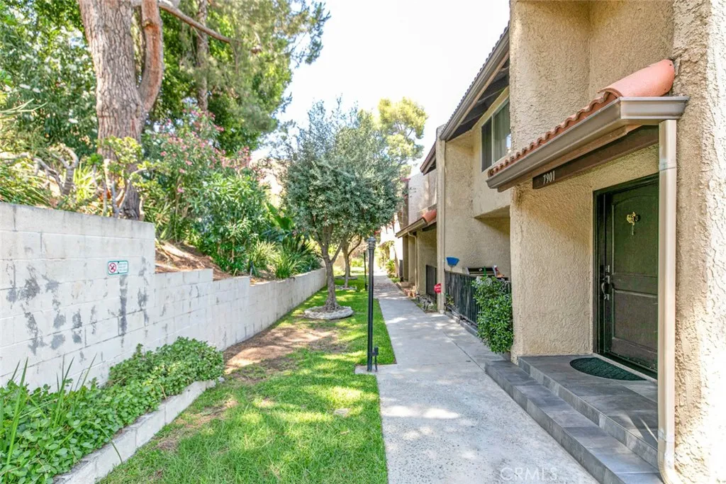 7901 Via Stefano, Burbank, California 91504 home-pic-39