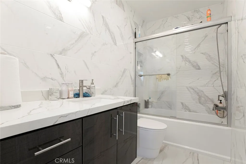 7901 Via Stefano, Burbank, California 91504 home-pic-28