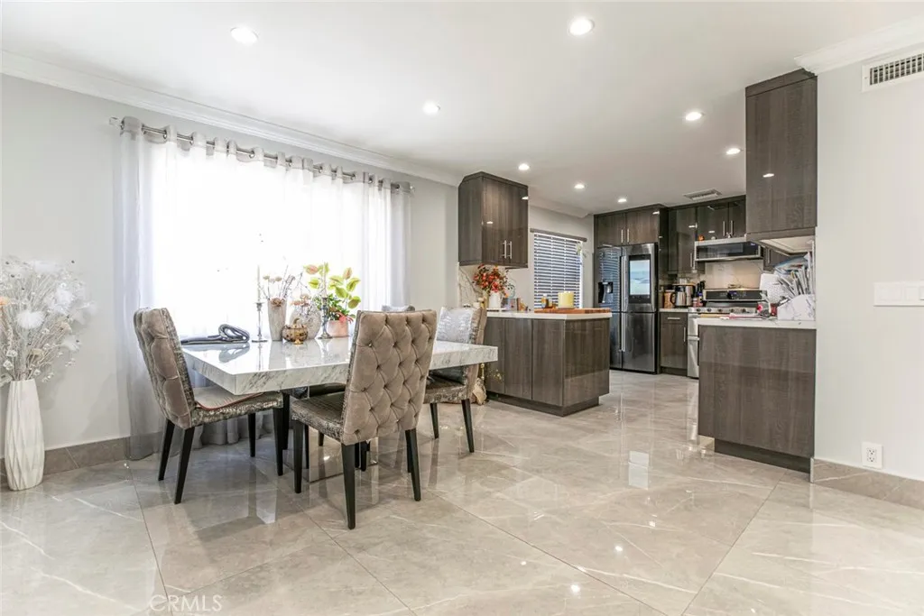 7901 Via Stefano, Burbank, California 91504 home-pic-9