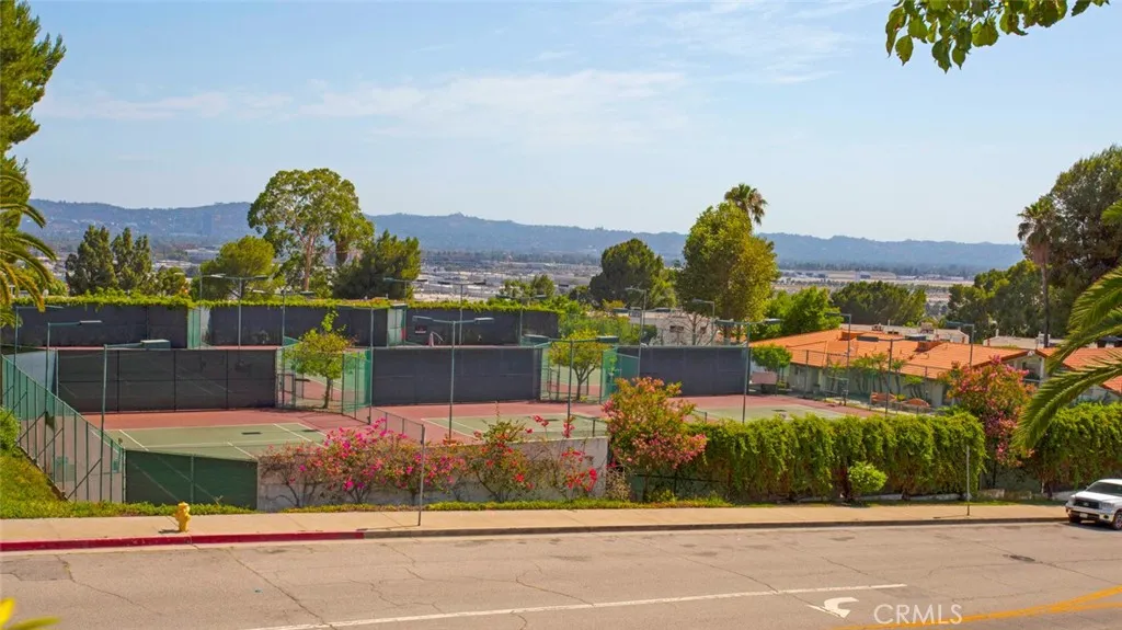 7901 Via Stefano, Burbank, California 91504 home-pic-43