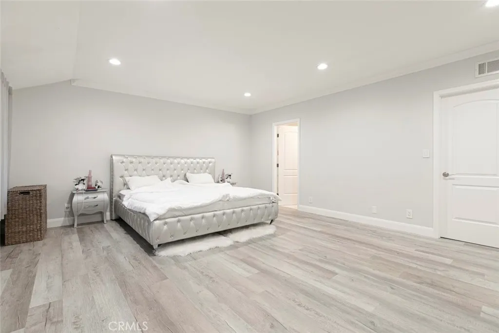 7901 Via Stefano, Burbank, California 91504 home-pic-33