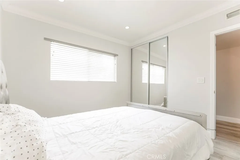 7901 Via Stefano, Burbank, California 91504 home-pic-32
