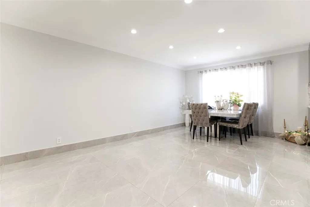 7901 Via Stefano, Burbank, California 91504 home-pic-8