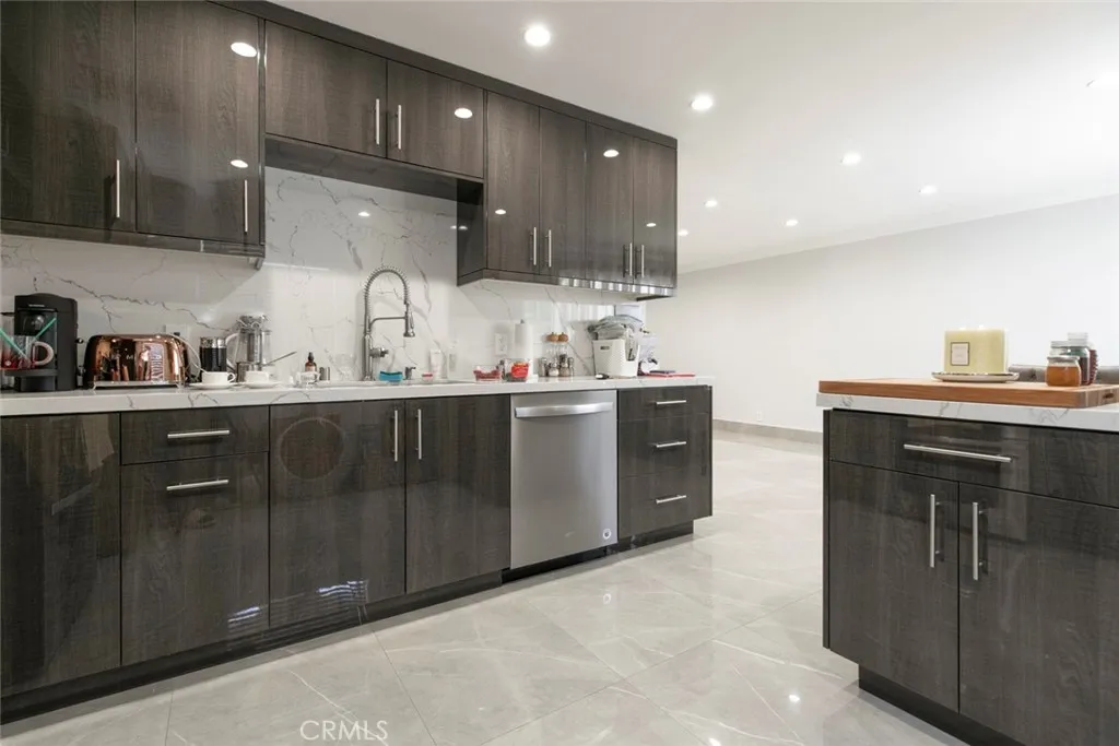 7901 Via Stefano, Burbank, California 91504 home-pic-13