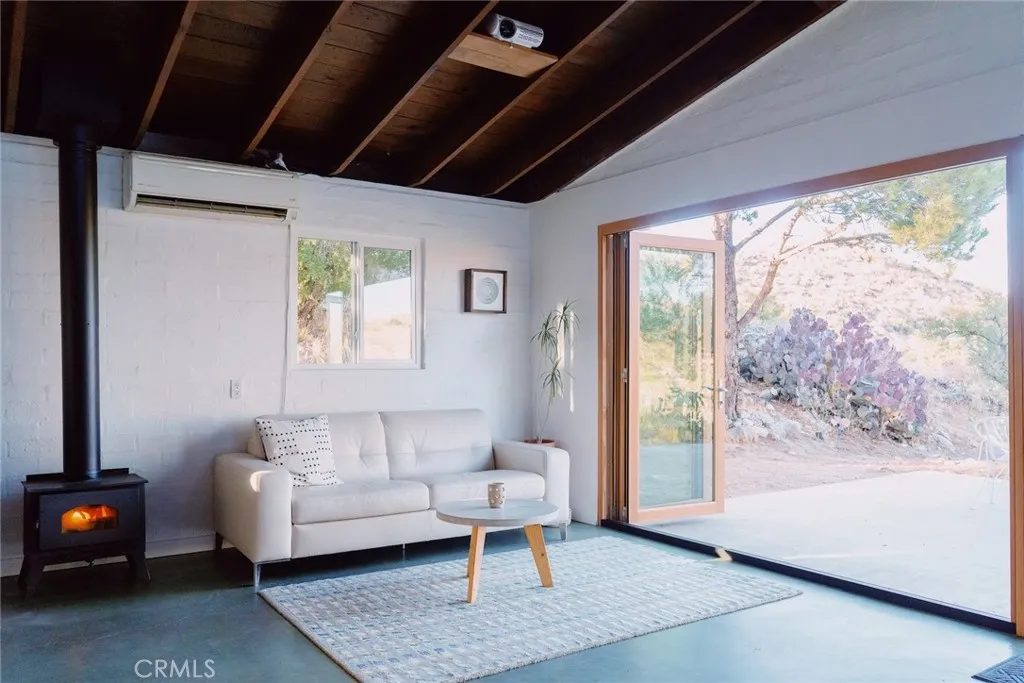 48938 Mockingbird Lane, Morongo Valley, California 92256 home-pic-18