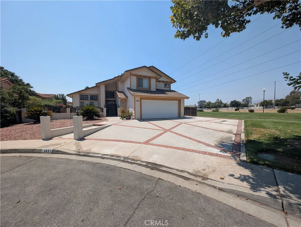 13437 Chrystal Court, Fontana, California 92336 home-pic-7