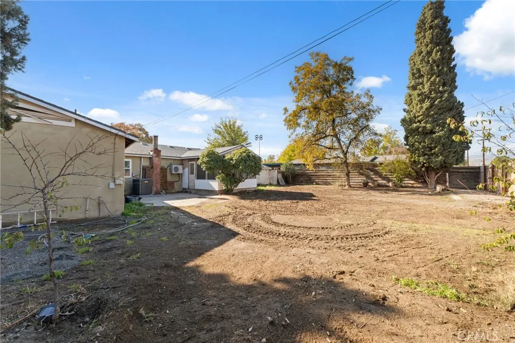 424 W Yale Avenue, Coalinga, California 93210 home-pic-35