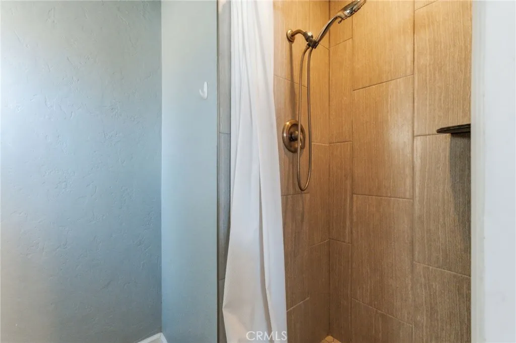 424 W Yale Avenue, Coalinga, California 93210 home-pic-8