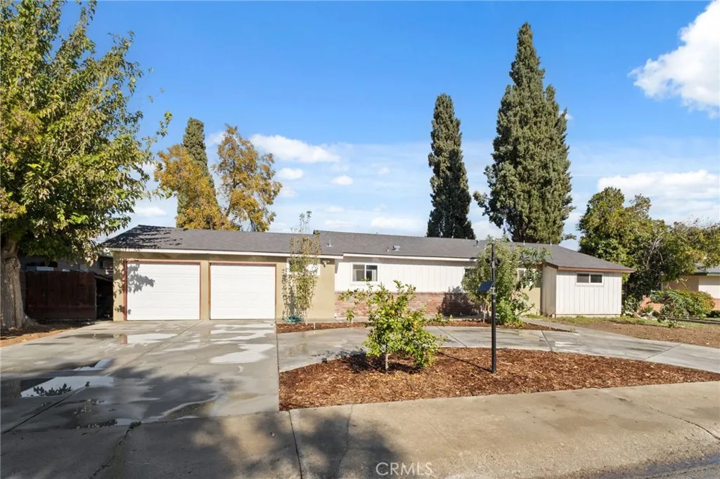 424 W Yale Avenue, Coalinga, California 93210 home-pic-2