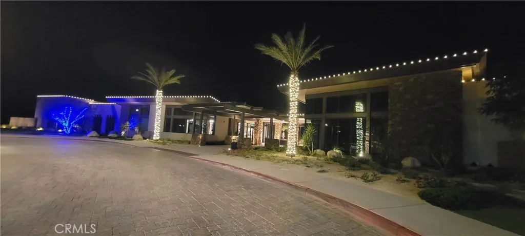 Clubhouse at Christmas time - great Holiday events