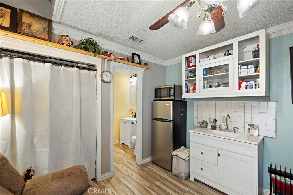 4744 Live Oak Canyon, La Verne, California 91750 home-pic-36