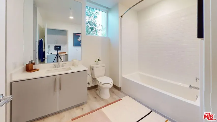 model unit bathroom