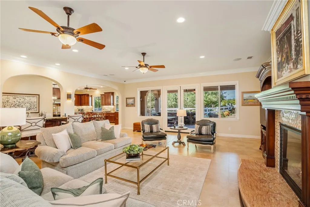 15929 Mandalay Road, Santa Clarita, California 91387 home-pic-32