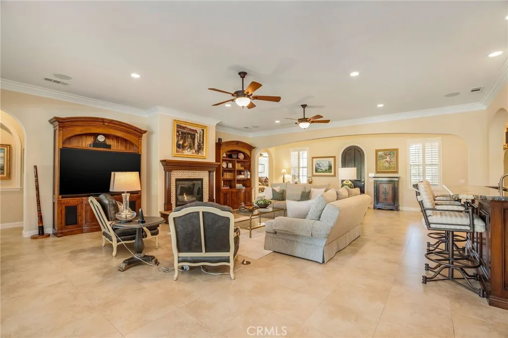 15929 Mandalay Road, Santa Clarita, California 91387 home-pic-34