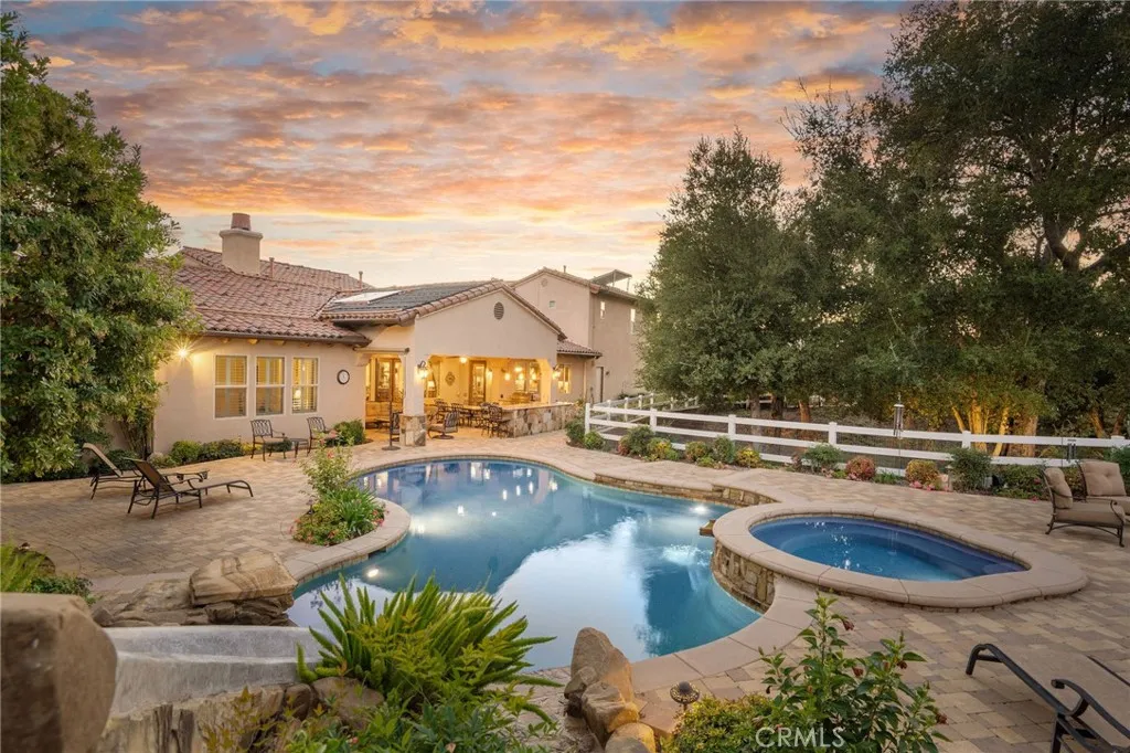 15929 Mandalay Road, Santa Clarita, California 91387 home-pic-2