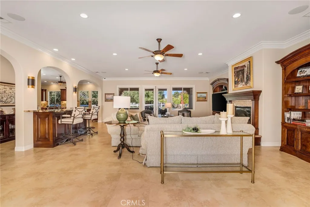 15929 Mandalay Road, Santa Clarita, California 91387 home-pic-31