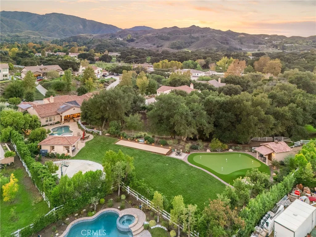 15929 Mandalay Road, Santa Clarita, California 91387 home-pic-5