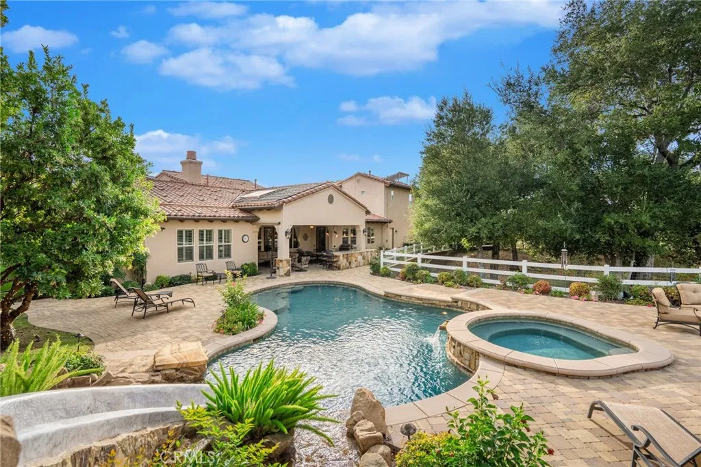 15929 Mandalay Road, Santa Clarita, California 91387 home-pic-15