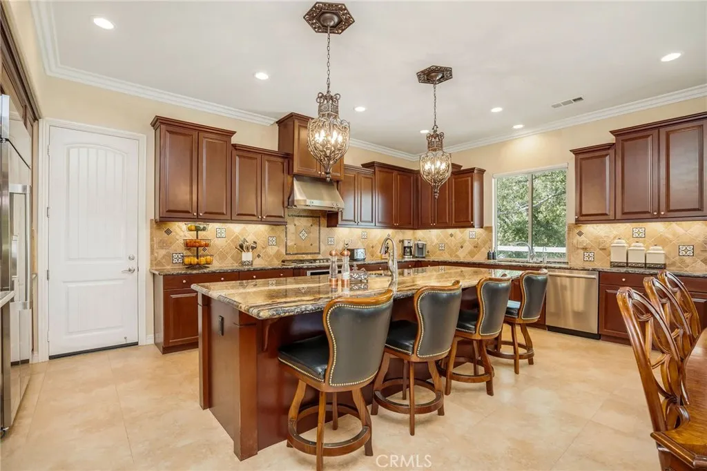 15929 Mandalay Road, Santa Clarita, California 91387 home-pic-39