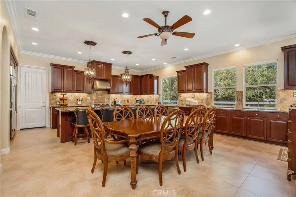 15929 Mandalay Road, Santa Clarita, California 91387 home-pic-38