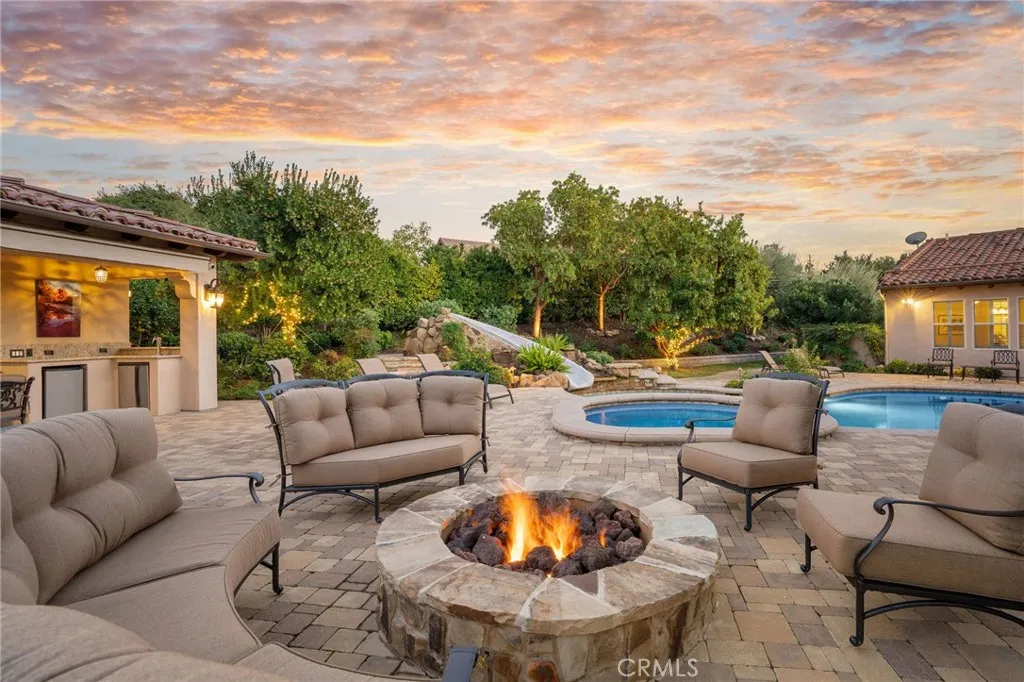15929 Mandalay Road, Santa Clarita, California 91387 home-pic-12