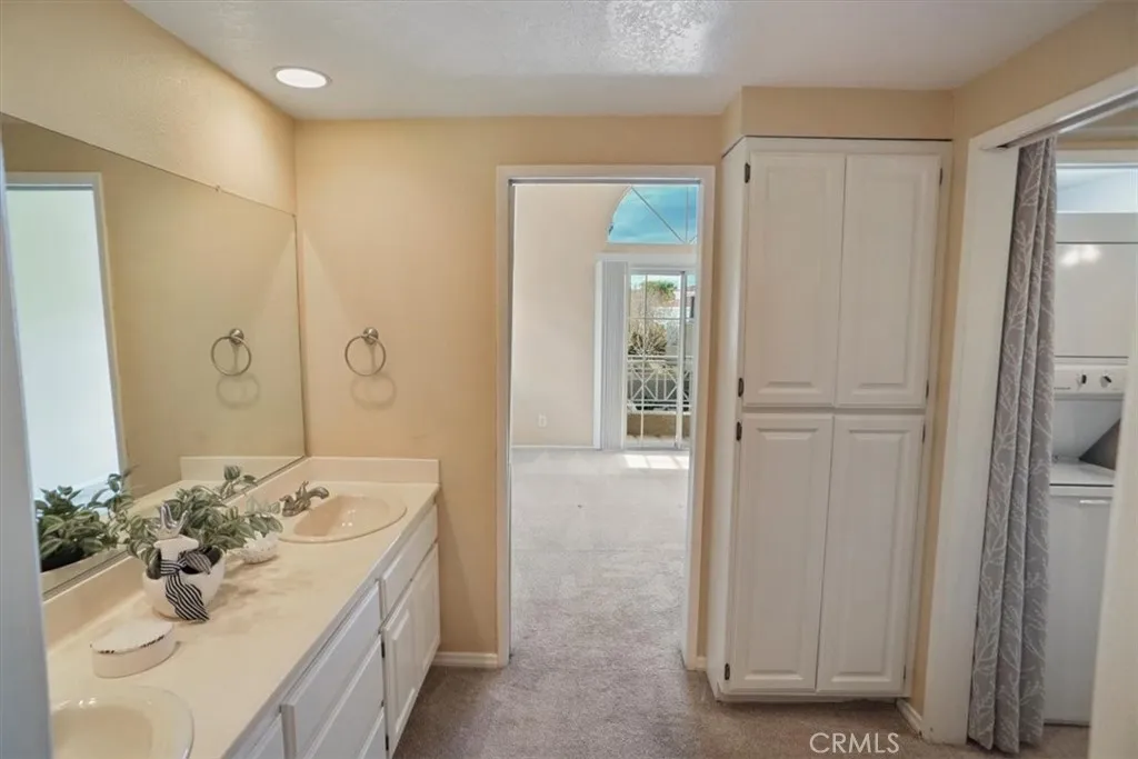 23933 Del Monte Drive 24, Valencia, California 91355 home-pic-16