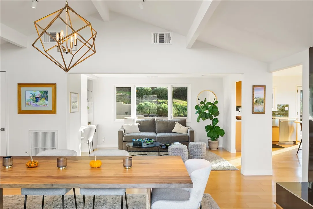 23722 Summit, Calabasas, California 91302 home-pic-1