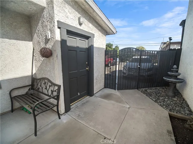 6552 Orange, Long Beach, California 90805