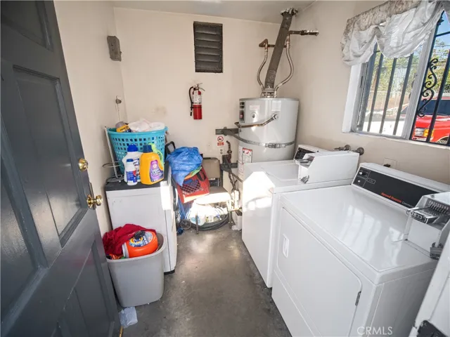 6552 Orange, Long Beach, California 90805