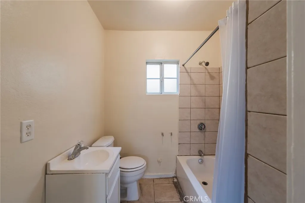 1649 W 56th Street, Los Angeles, California 90062 home-pic-18