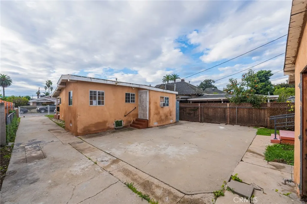 1649 W 56th Street, Los Angeles, California 90062 home-pic-11
