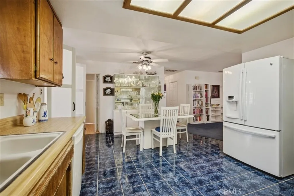 21215 Sandia, Apple Valley, California 92308 home-pic-14