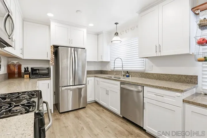 712 Lemon Avenue, Vista, California 92084