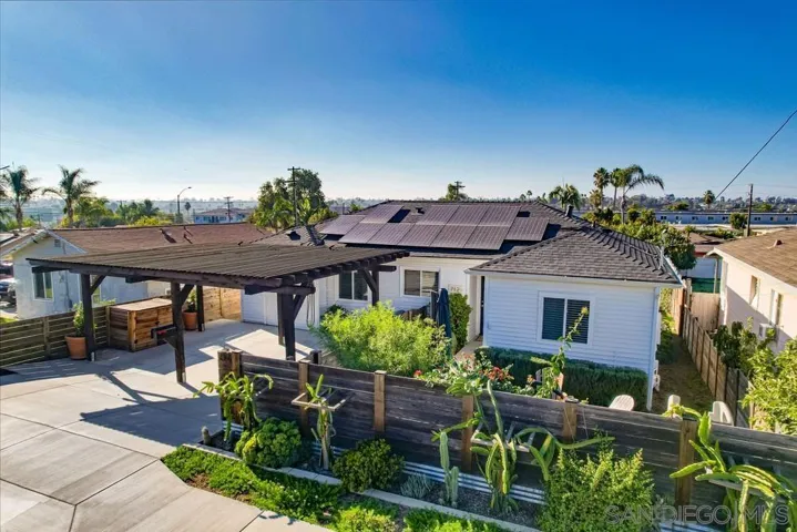 712 Lemon Avenue, Vista, California 92084