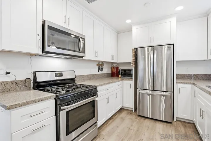 712 Lemon Avenue, Vista, California 92084